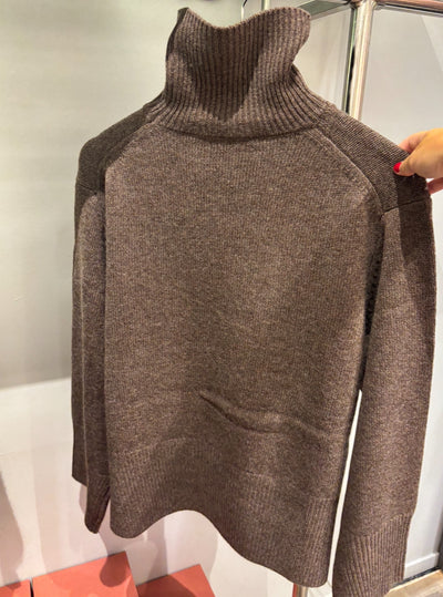 Second Female  Alpha Knit T-neck
