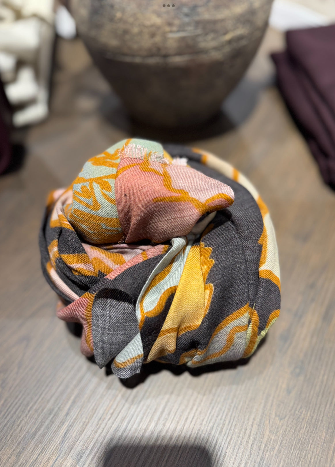 Katrin Uri  Timeless Night Scarf