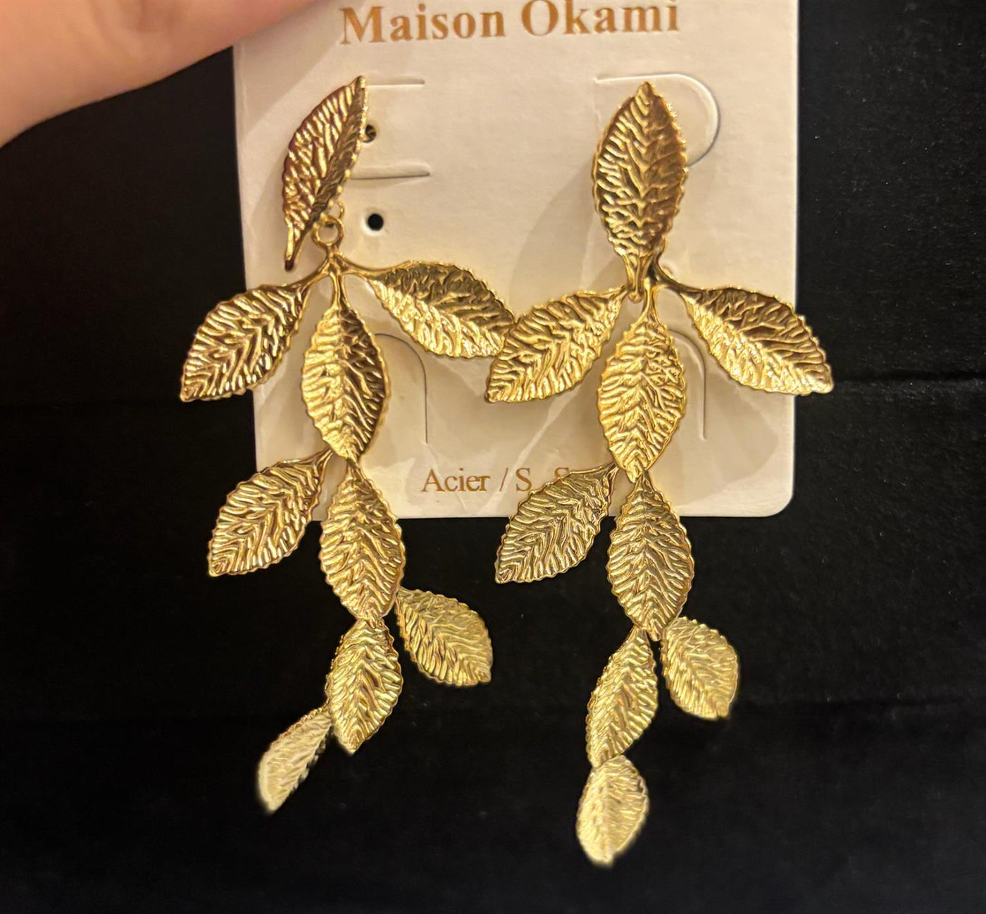 Elle & Rosa  Engraved foliage dangling earrings
