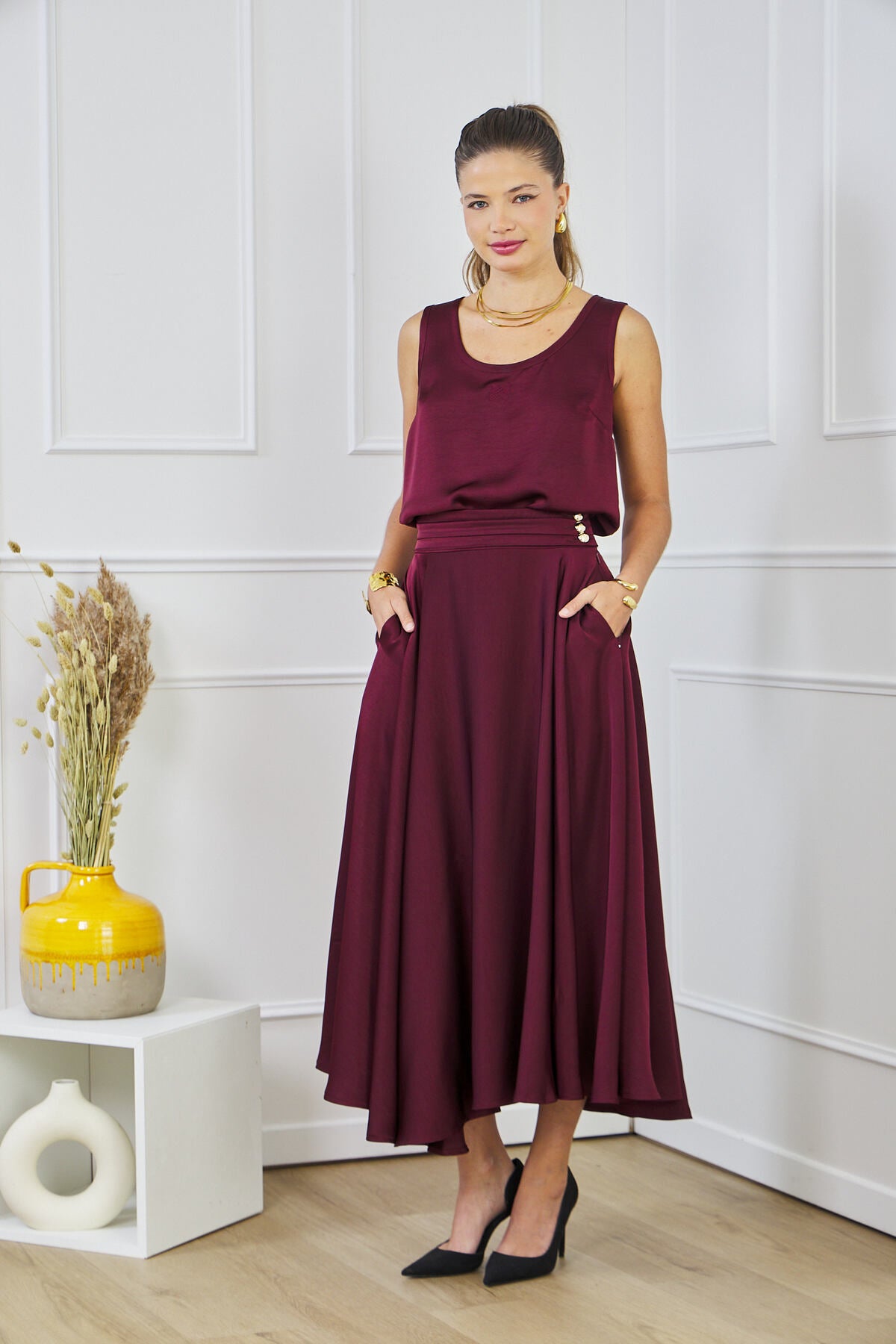 Elle & Rosa  Satengskjørt m/gullknapper