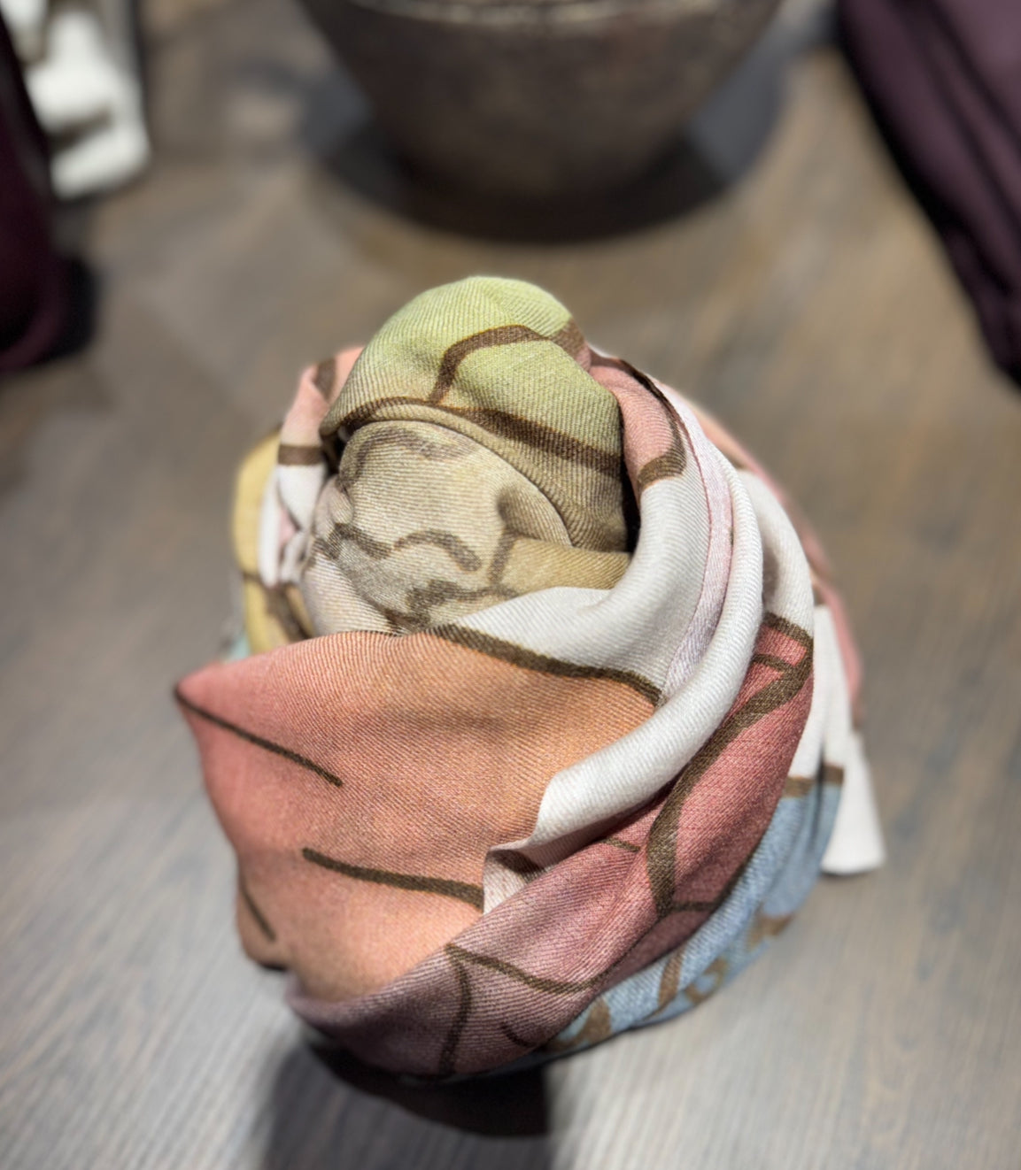 Katrin Uri  Timeless cream scarf